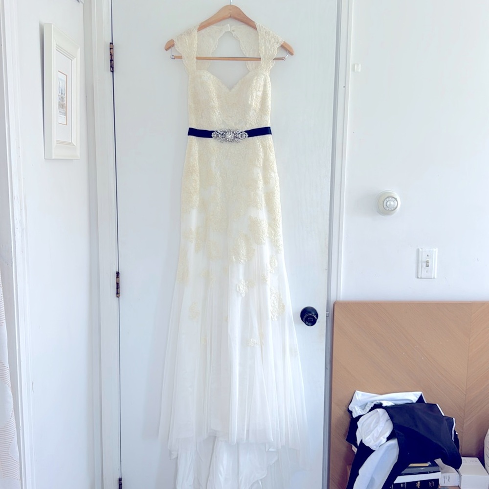 David’s bridal ivory lace wedding dress with rhinestone silk bow sash